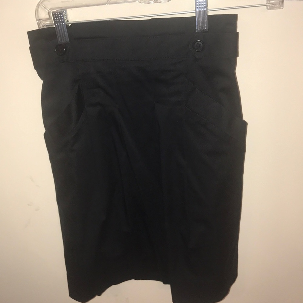 Black high-waisted skirt with pockets and buttons